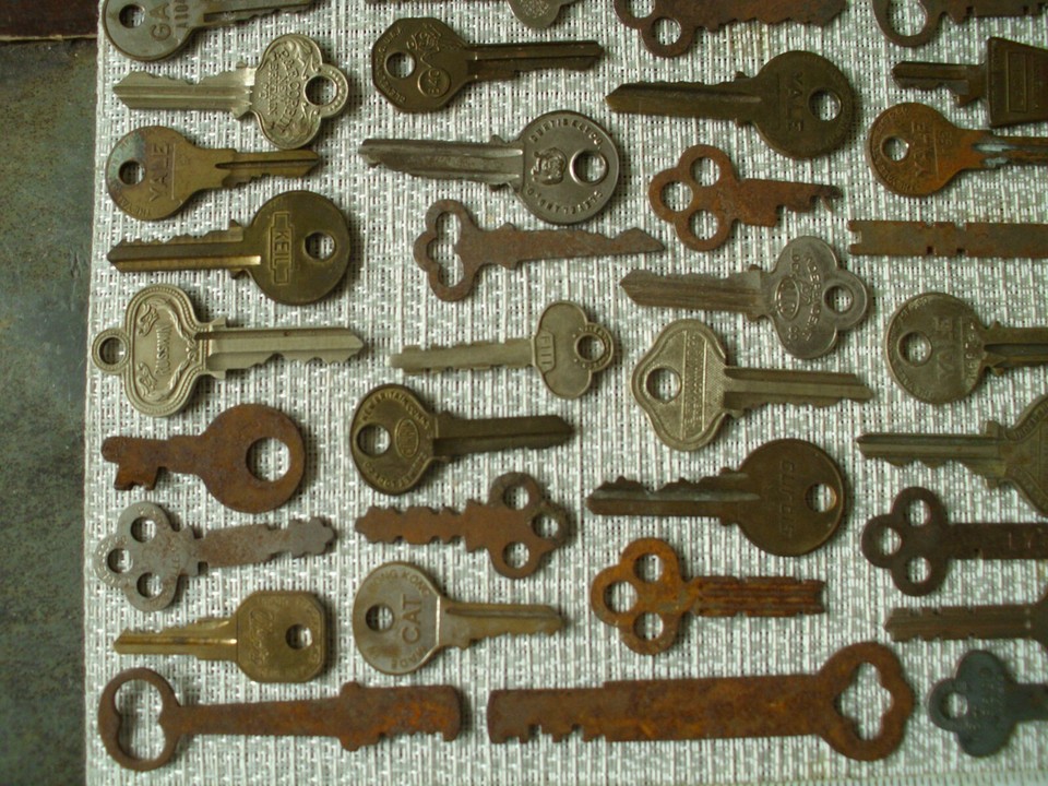 Collection of a Variety of 75 Vintage Keys (E) eBay
