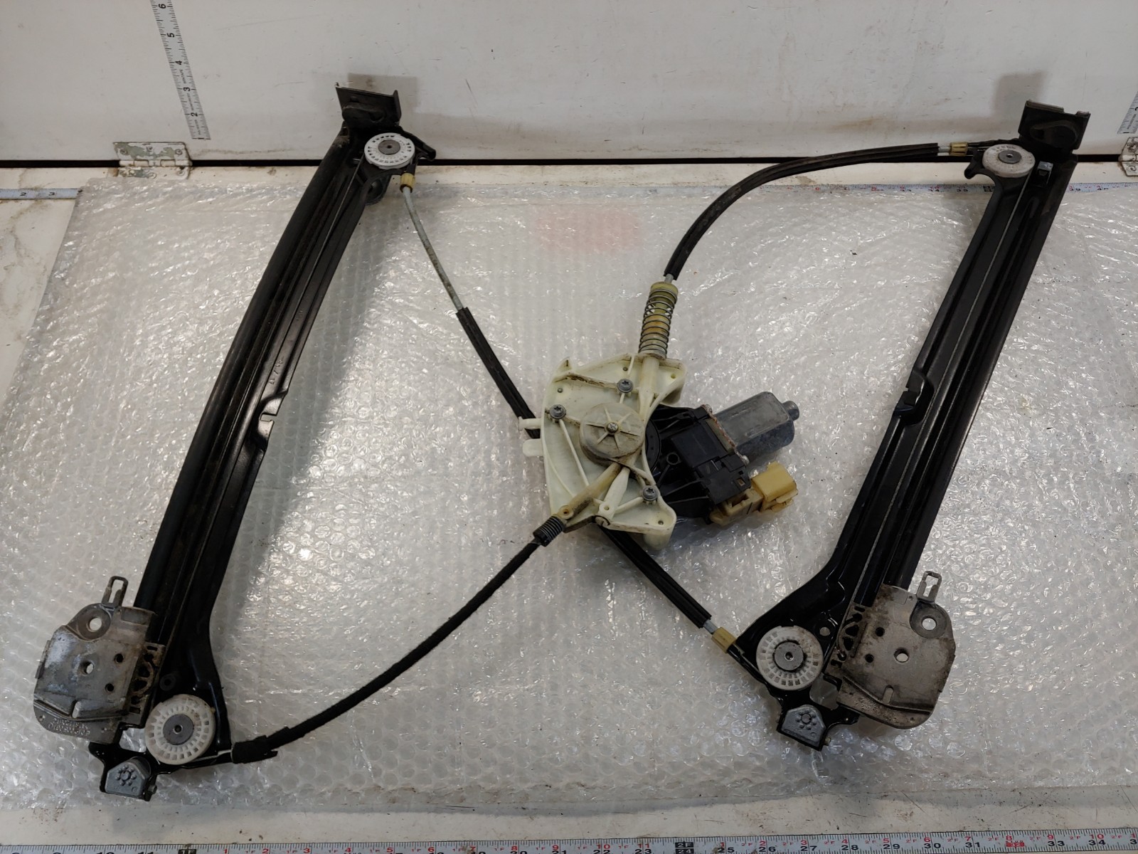 Maserati Ghibli 2014-2022 Front Window regulator P/N 670102268