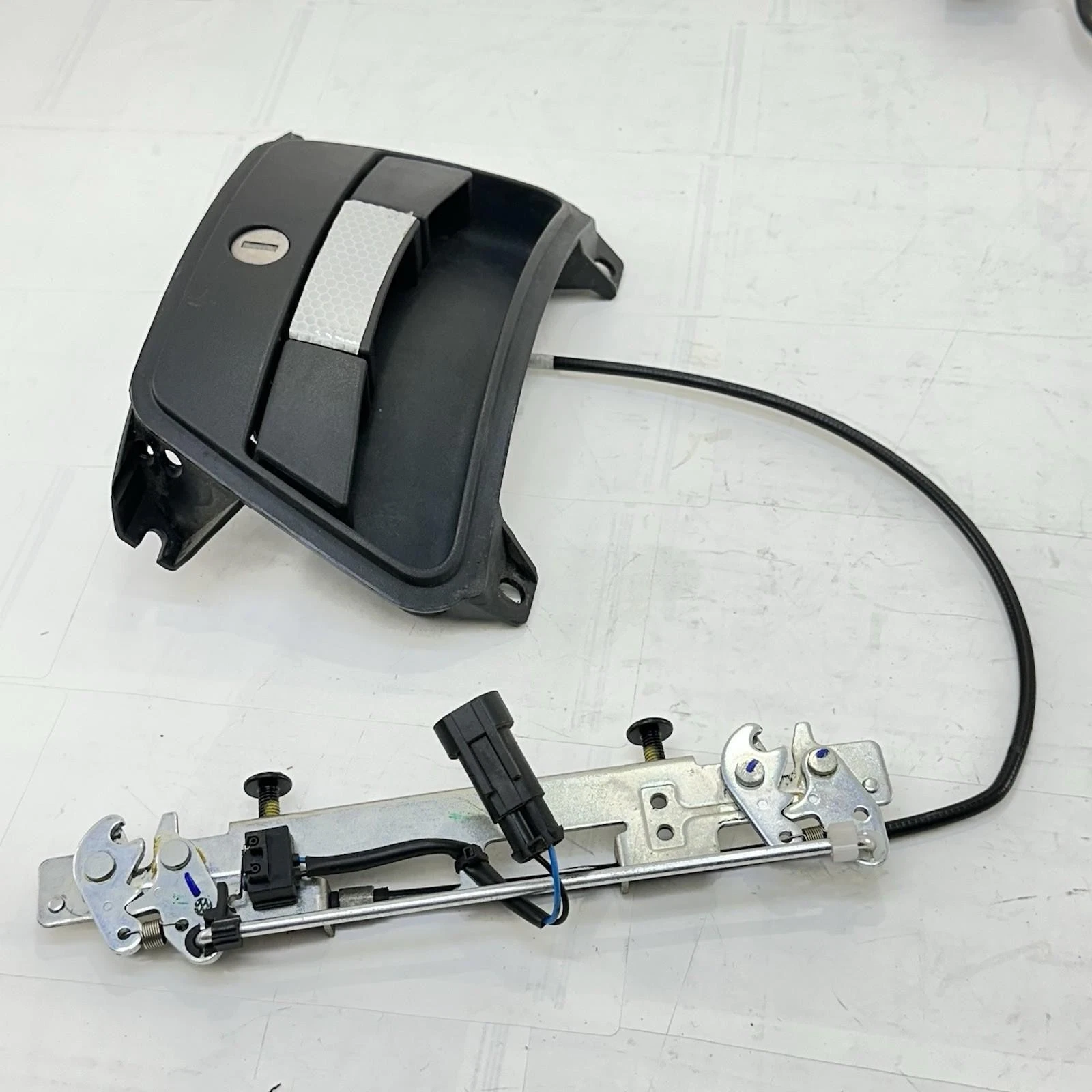 2016 CAN-AM SPYDER RT IGNITION LOCK SET KEY CARGO TRUNK LATCH RELEASE HANDLE