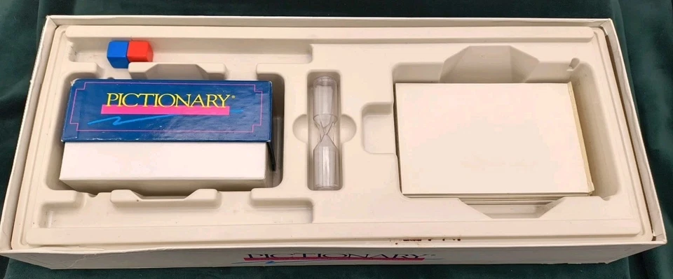 Pictionary 1993 edición años 90 - faltan reglas y dos motores Foto 3 de 4