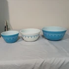 Vintage Pyrex Set Of 3 Snowflakes