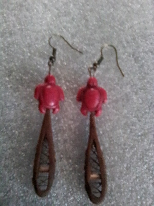 046-423 Handmade Turtle/Snowshoe Dangle Earrings