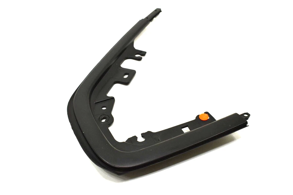 Chevrolet Silverado 2500HD 3500HD 2020-23 OEM puerta delantera izquierda exterior esquina moldura Foto 2 de 4