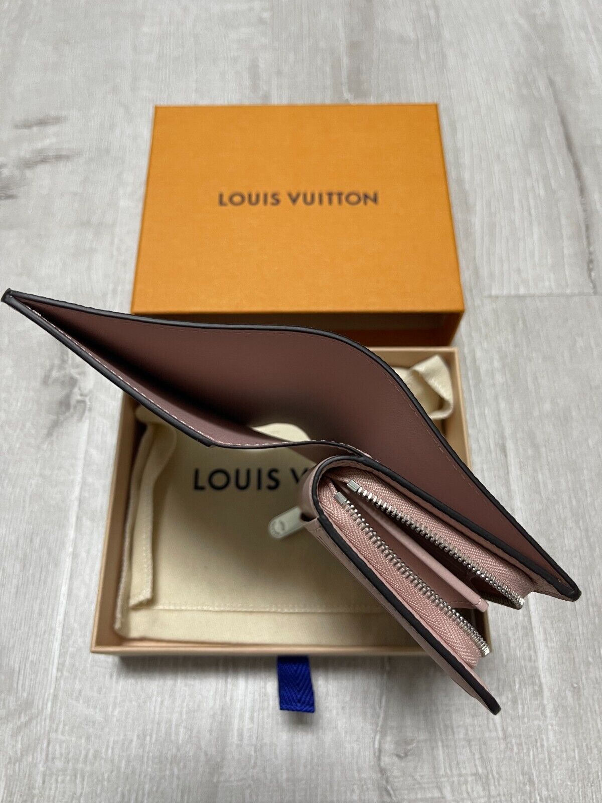 Louis Vuitton Cléa wallet (M80152, M80151, M80152, M80151)