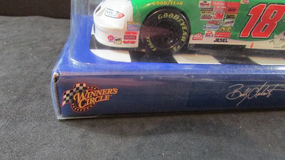 Coche de carreras vintage fundido a presión - Bobby Labonte Winners Circle # 18 baterías Intestate Foto 2 de 4