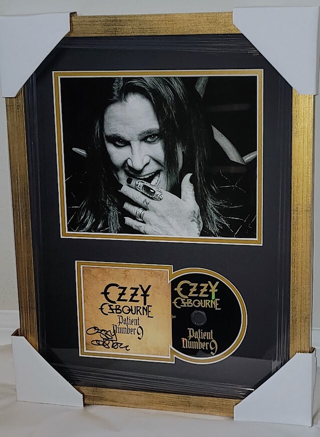 Ozzy Osbourne Patient Number 9 CD サイン付き Ozzy-Osbourne-Signed-CD__11593