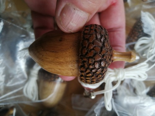 Oak Acorn turned wooden LIGHT PULL CORD PULL - cord - connecter - Picture 10 of 11