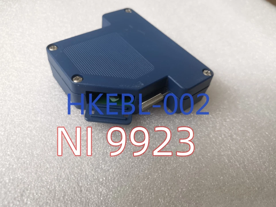 Bloque de terminales de tornillo de montaje frontal National Instruments NI 9923 para cDAQ - Imagen 3 de 4