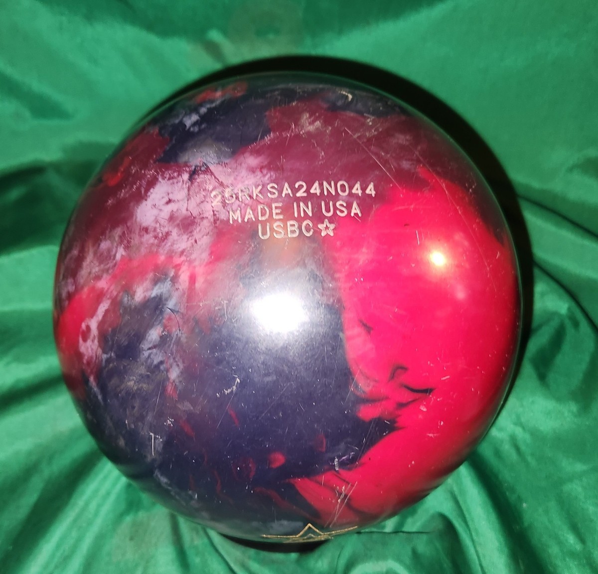 Roto Grip Rock Star Bowling Ball 15 lbs Preowned Span 3 1/2 Inches