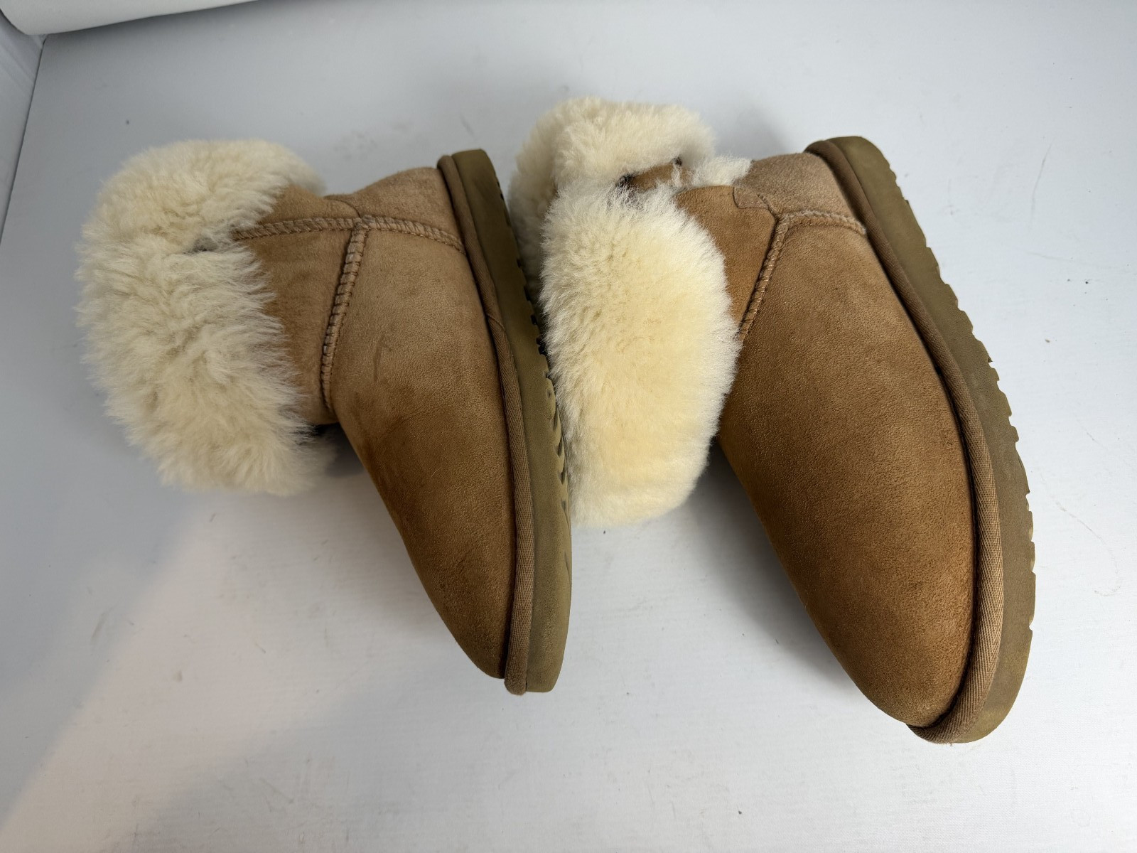 UGG Bailey Button Shearling Boots Color Chestnut … - image 3