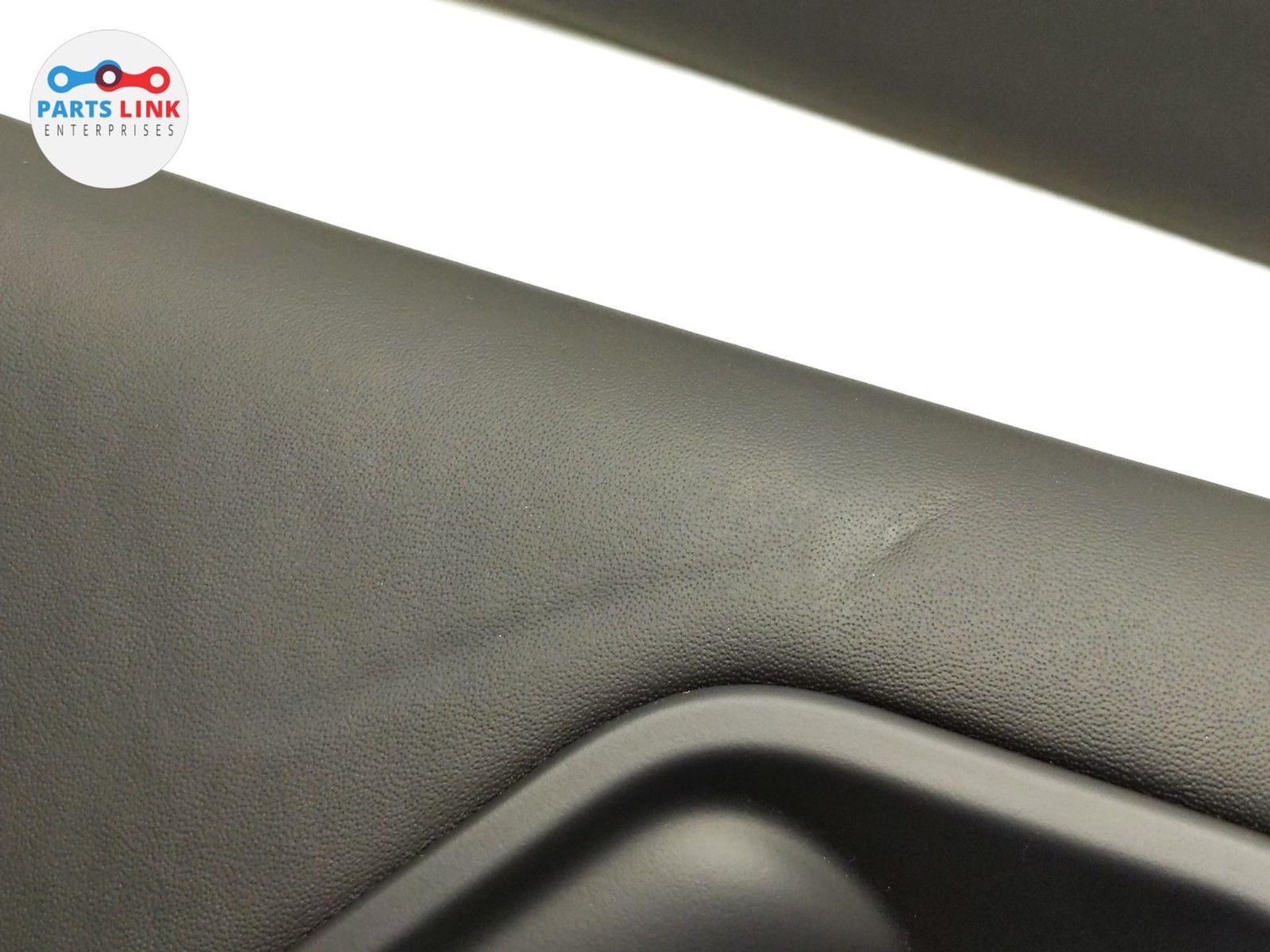 2016-20 BENTLEY BENTAYGA REAR RIGHT C PILLAR TRIM COVER PANEL CAP EBONY SET 636