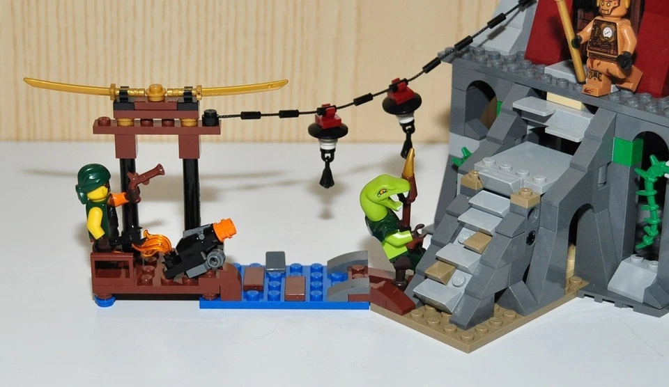 LEGO Ninjago 70594 The Lighthouse Siege, foto 2 di 5