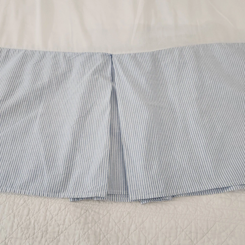 Falda de cama Tommy Hilfiger azul a rayas king plisada en caja, casa de campo francesa  Foto 4 de 4