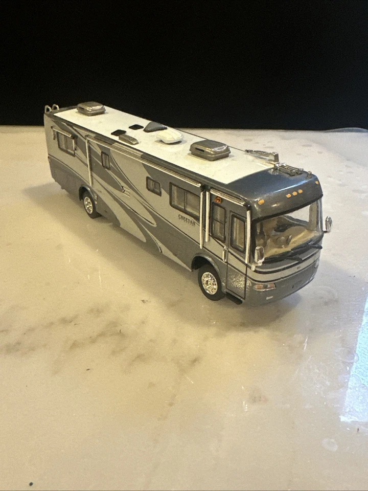 Cámper autocaravana Monaco Coach Corp Cheetah 1/64 Foto 3 de 4