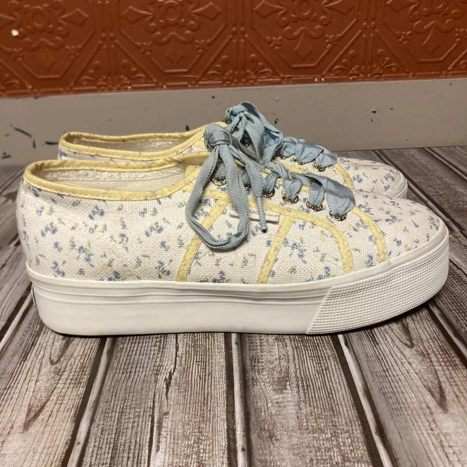 Tênis LoveShackFancy Superga plataforma UE 41 EUA 9.5 cano baixo amarelo azul - Imagem 3 de 4
