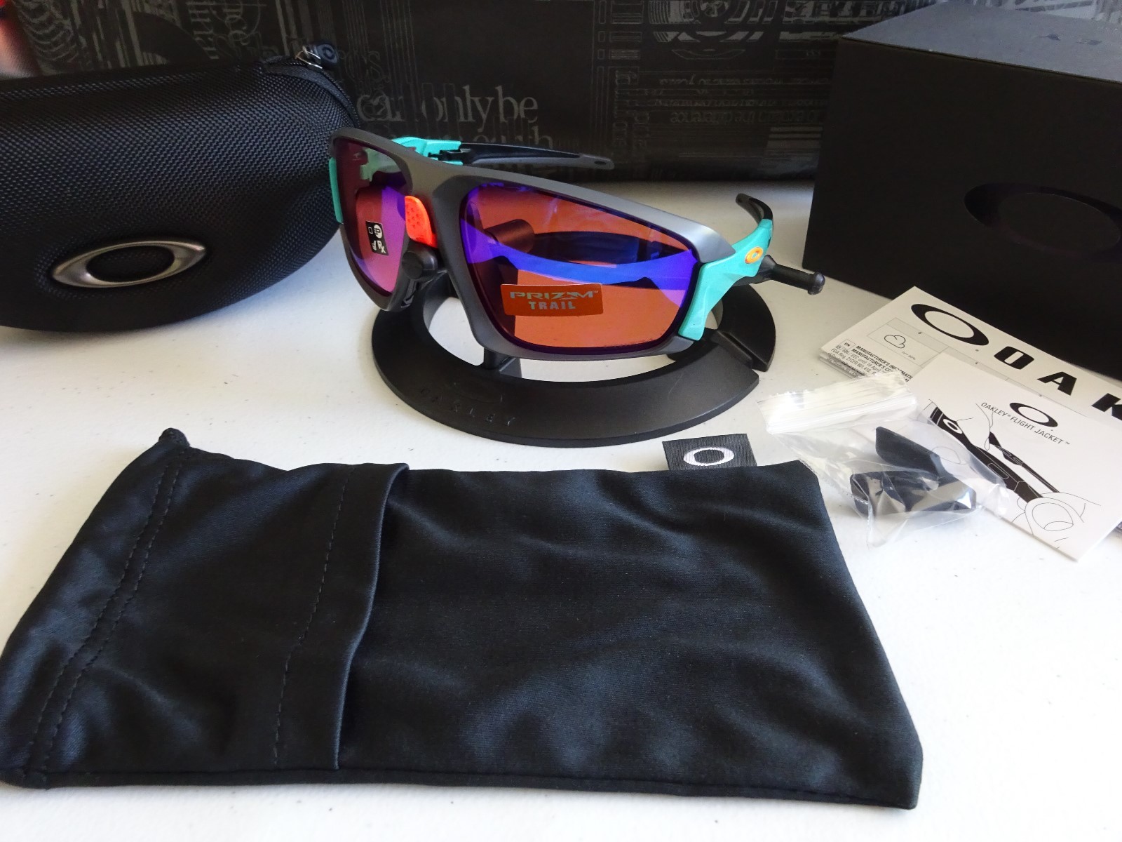 round glasses on round face