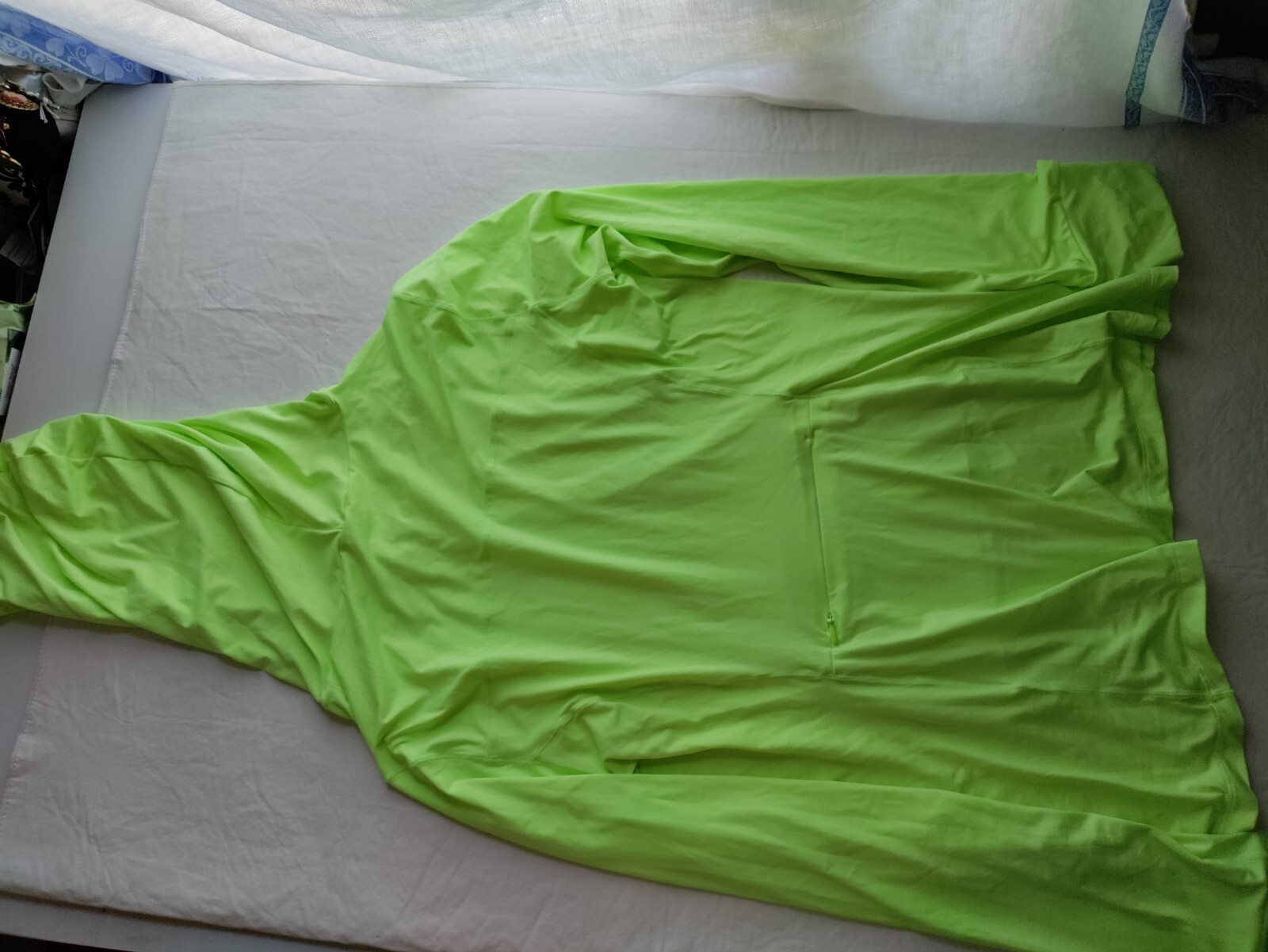 FABLETICS Pullover Fitted Bright Green Hood shirt… - image 8