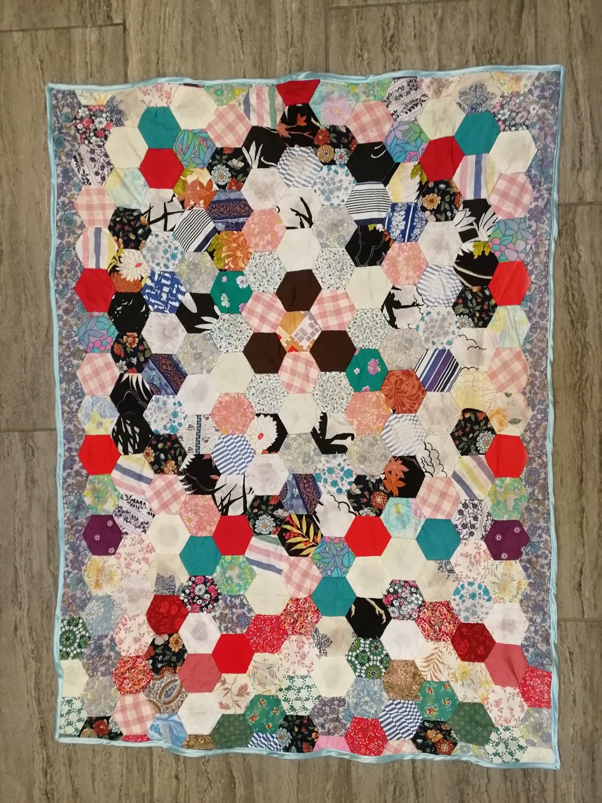 Trapunta patchwork esagonale per letto singolo