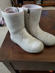 girls uggs size 12