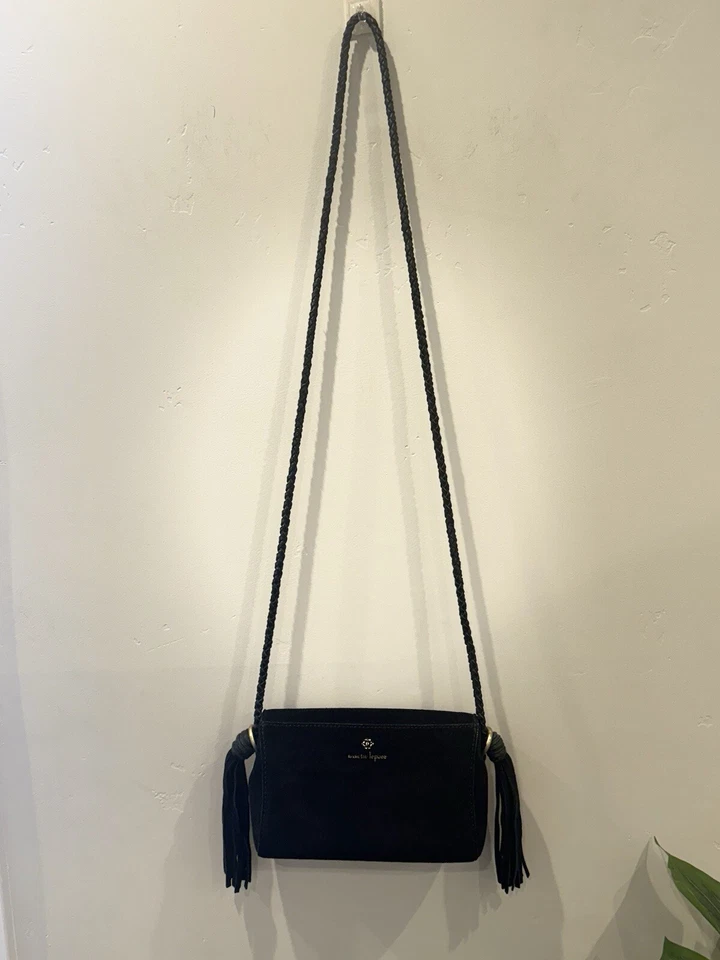 Cartera Bandolera Nanette Lepore Negra Gamuza Borla Collar Boho Precio de venta sugerido por el fabricante $148 Usada Foto 3 de 4