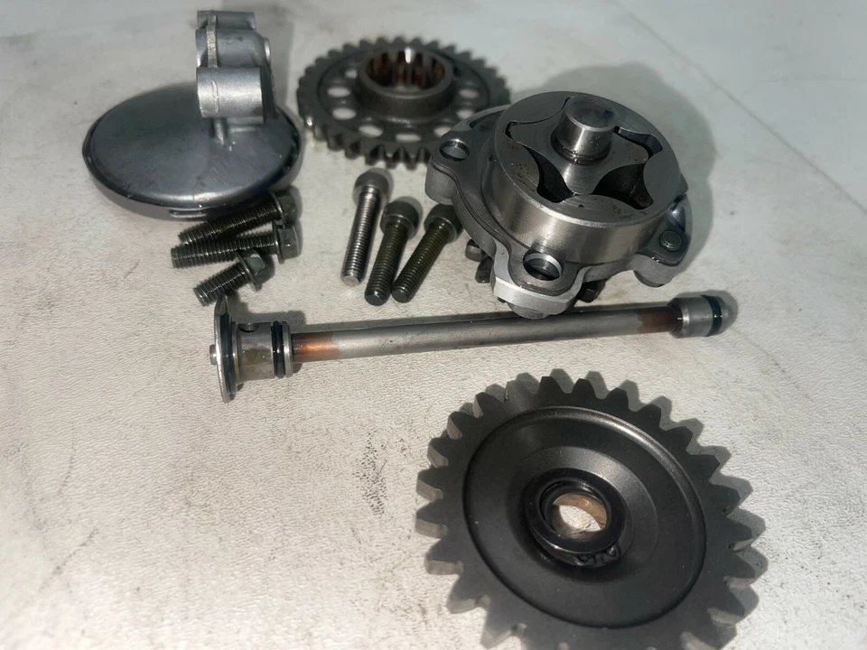 2002 98-02 Yamaha YZ426F BOMBA DE ÓLEO FABRICANTE DE EQUIPAMENTO ORIGINAL ASSY - Imagem 3 de 4