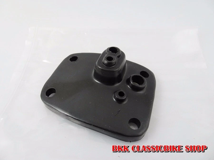 Tapa carburador Suzuki A80 A50 AS50 AP50 RV90 TS50 MT50 TS75 TM75 P/N 11440-05004 Foto 2 de 4