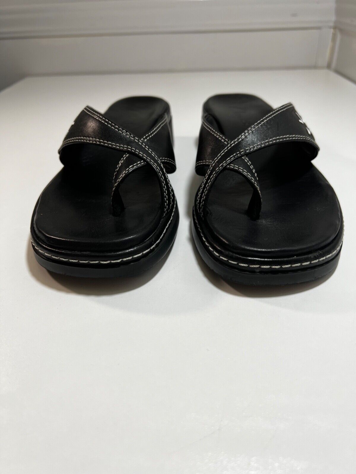 Womens Size 8m Clarks Black sandals - image 1