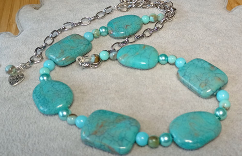 TURQUOISE FLAT OVAL AND OBLONG MARBLED BEADS NECKLACE