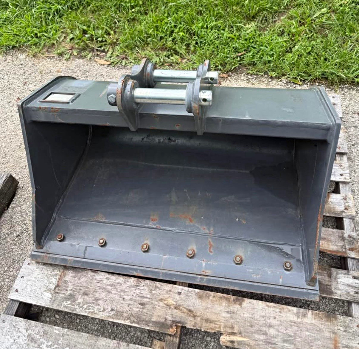 New Cat, Deere,Case,New Holland, Hitachi 36” pin on ditching bucket