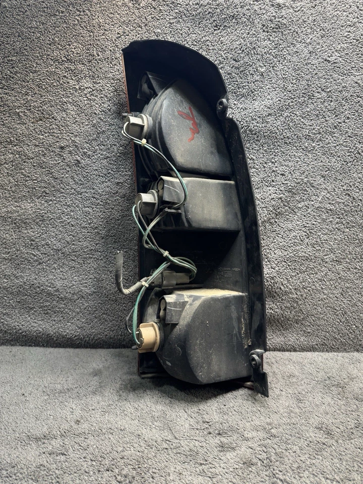 99-02 Mercury Villager Right RH Passenger Tail Light Assembly - Image 3 of 4