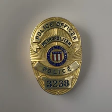Movie Prop Replica Badge Metropolitan Police Officer Gold Protect Serve Justice
