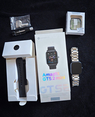 Amazfit GTS 2 mini Smartwatch 39 mm Edelstahlarmband Silber Gehäuse Schwarz