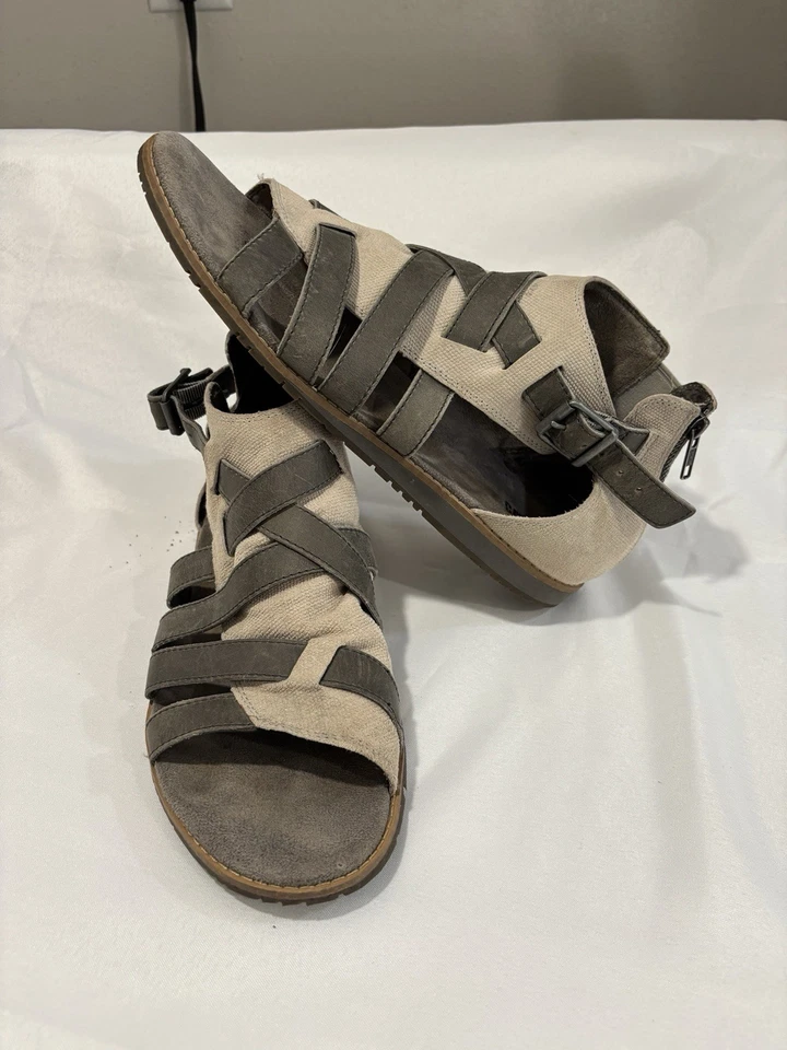 Sandalias Gladiador Barridas por el Sol CATERPILLAR CAT Para Mujer TALLA 11W Gris Zapatos Cuero Foto 2 de 4