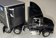 Highway 61/DCP International Harvester 1:64 Scale Diecast Cars