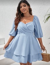 Vestido elegante con escote de corazón.