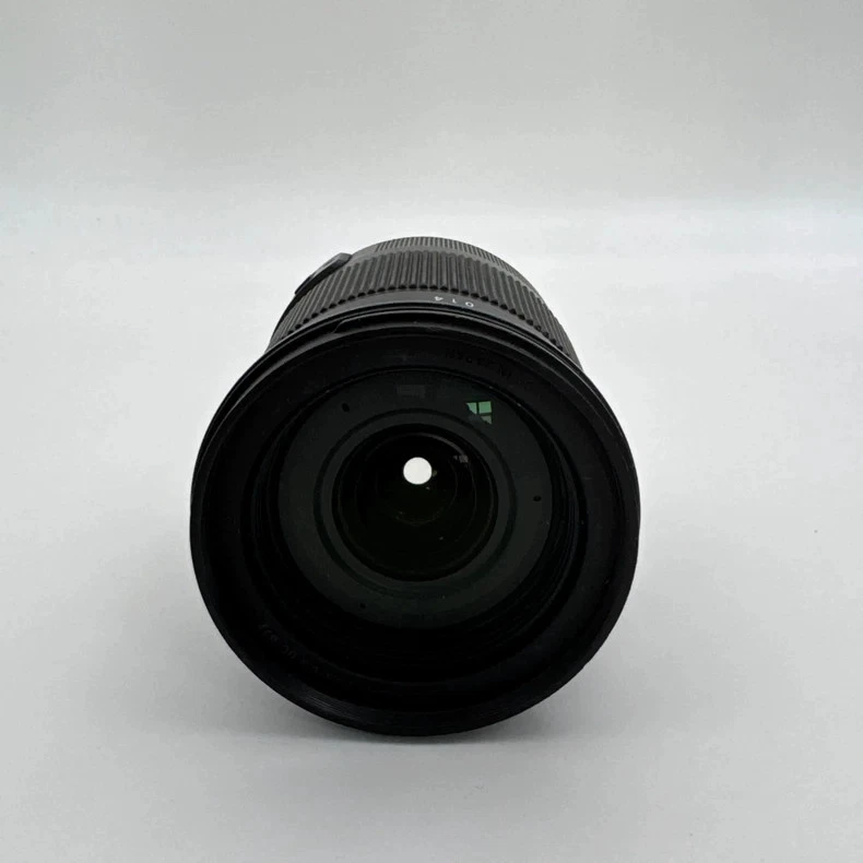 Lente Sigma 18-300 mm f/3,5-6,3 DC OS HSM - para sensor de recorte Canon - Capacidad macro Foto 4 de 4