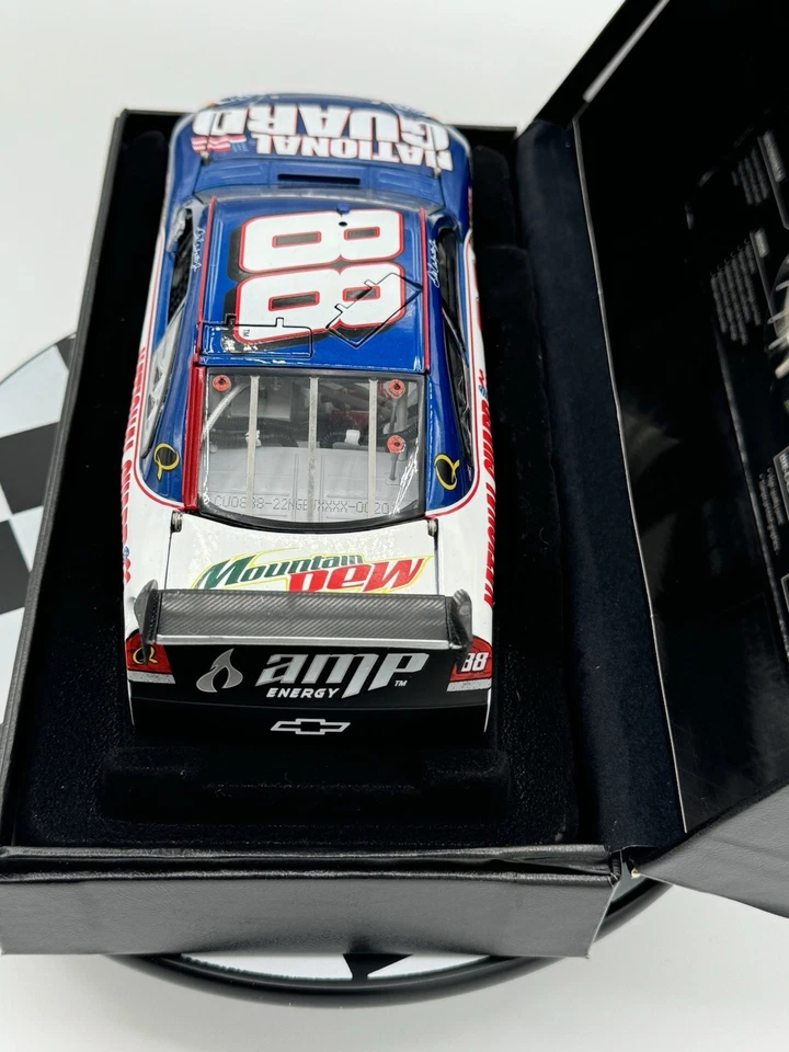 Dale Earnhardt Jr. ELITE #88 National Guard  2008 1/24 Nascar Diecast - Image 4 of 4