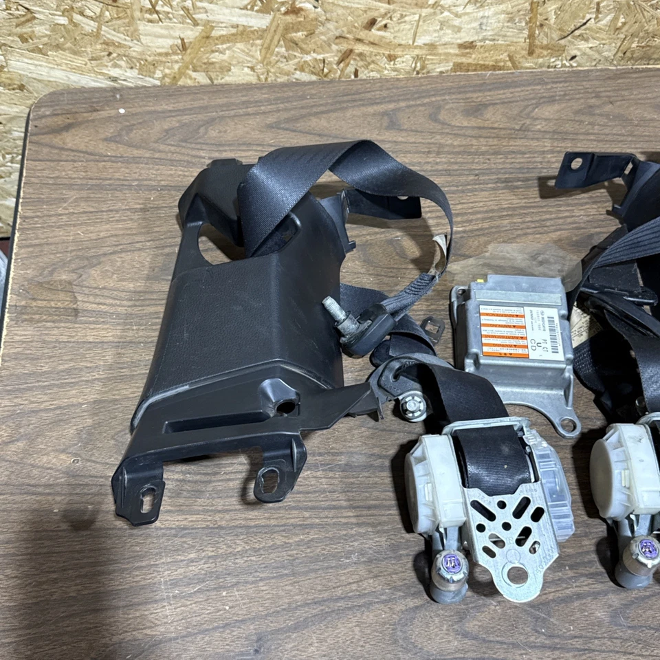 Cinturones de seguridad delanteros Scion FR-S Subaru BR-Z 2013-2020 Foto 2 de 4