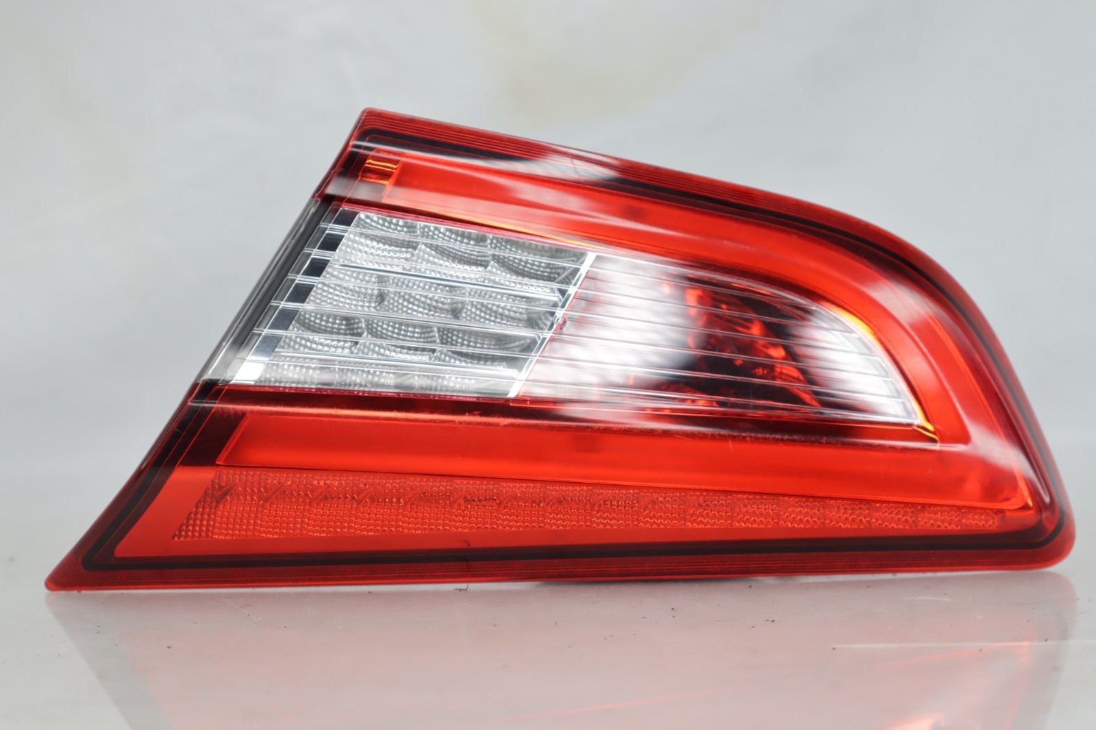 ✅ 2014-2019 MASERATI GHIBLI SQ4 REAR RIGHT PASSENGER SIDE INNER TAIL LIGHT OEM
