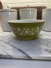 Vintage Pyrex 403 2.5 Qt Spring Blossom Green “Crazy Daisy” Nice