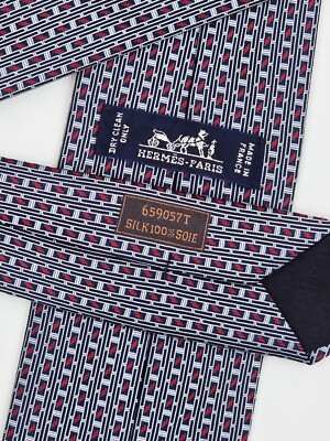 HERMES TIE 659057 T Red Figure H Striped on Dark Blue Woven Silk