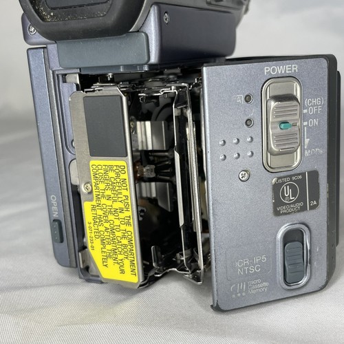 Sony Handycam MicroMV Camcorder DCR-IP5 - MicroMV Tape Transfer Doesn't Close - Picture 9 of 10