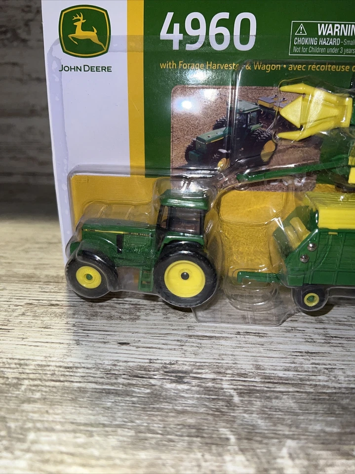1/64 Scale John Deere 4960 Tractor with Forage Harvester & Wagon Set Ertl - Image 4 of 4