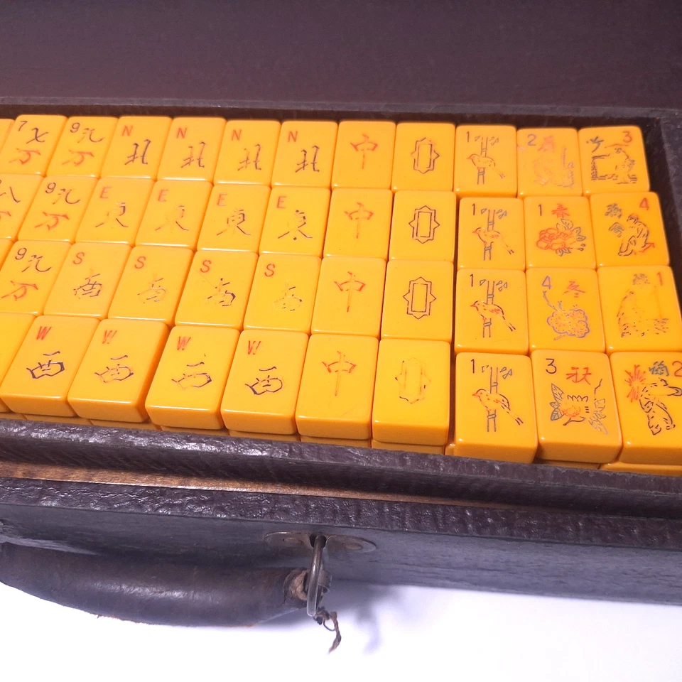 Vintage Bakelite Butterscotch Mah Jong Game Set - Image 3 of 4
