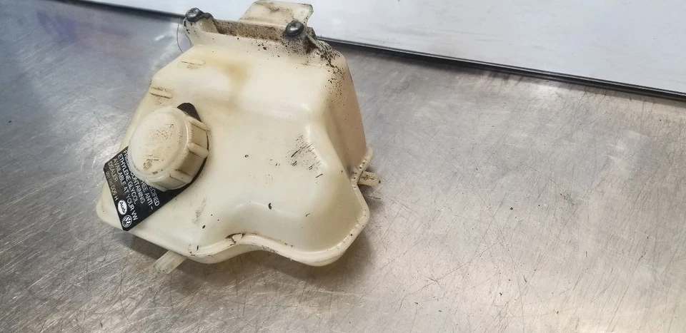 Volkswagen Vanagon 1987 2,1 L depósito de refrigerante desbordamiento 025121403 Foto 3 de 4