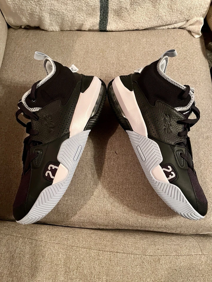 Talla 12 - Air Jordan Stay Loyal 2 Off-Noir Tinte Azul Foto 3 de 4