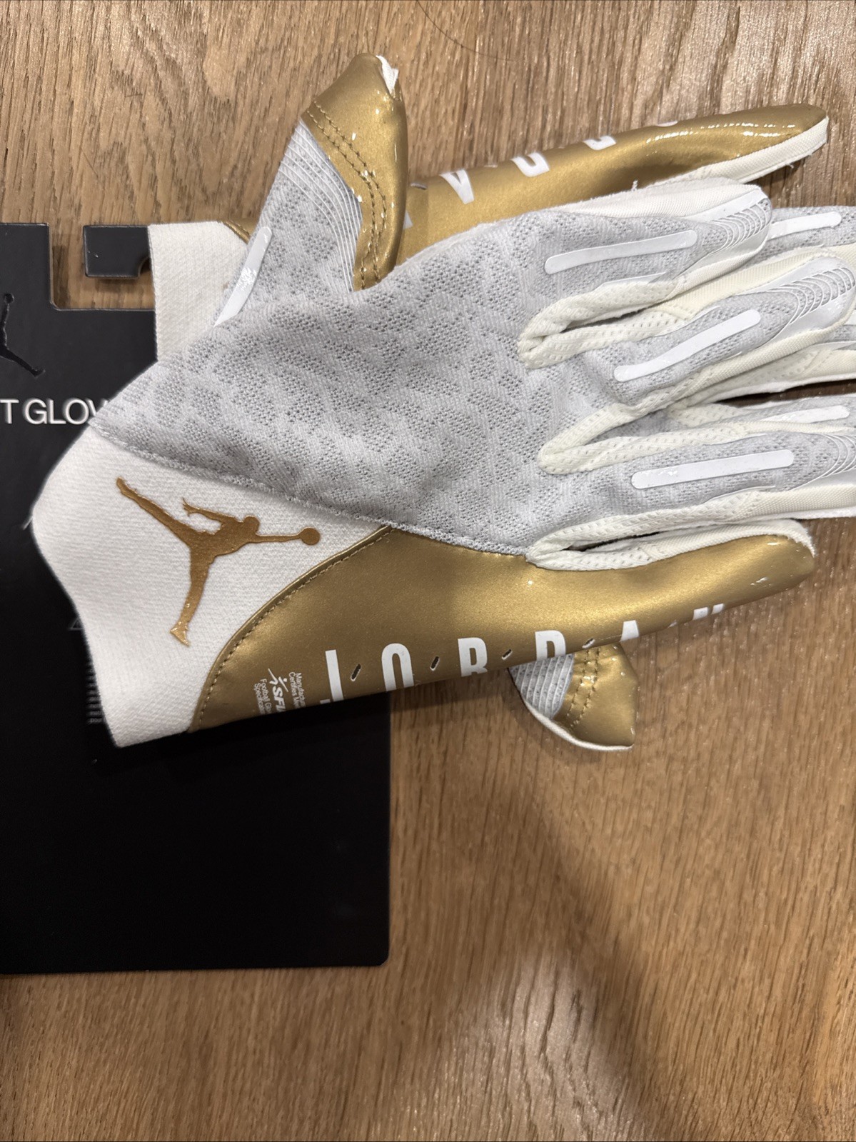 NIKE JORDAN Receiver Gloves VAPOR KNIT 4.0 METALLIC Large White Gold Football thumbnail 2