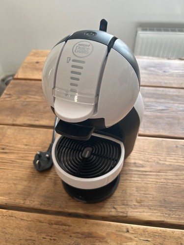 DeLonghi Nescafe Dolce Gusto Pod Kaffeemaschine EDG305