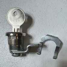 SILENT KNIGHT FIRE ALARM CONTROL PANEL REPLACEMENT LOCK And 1 Key.