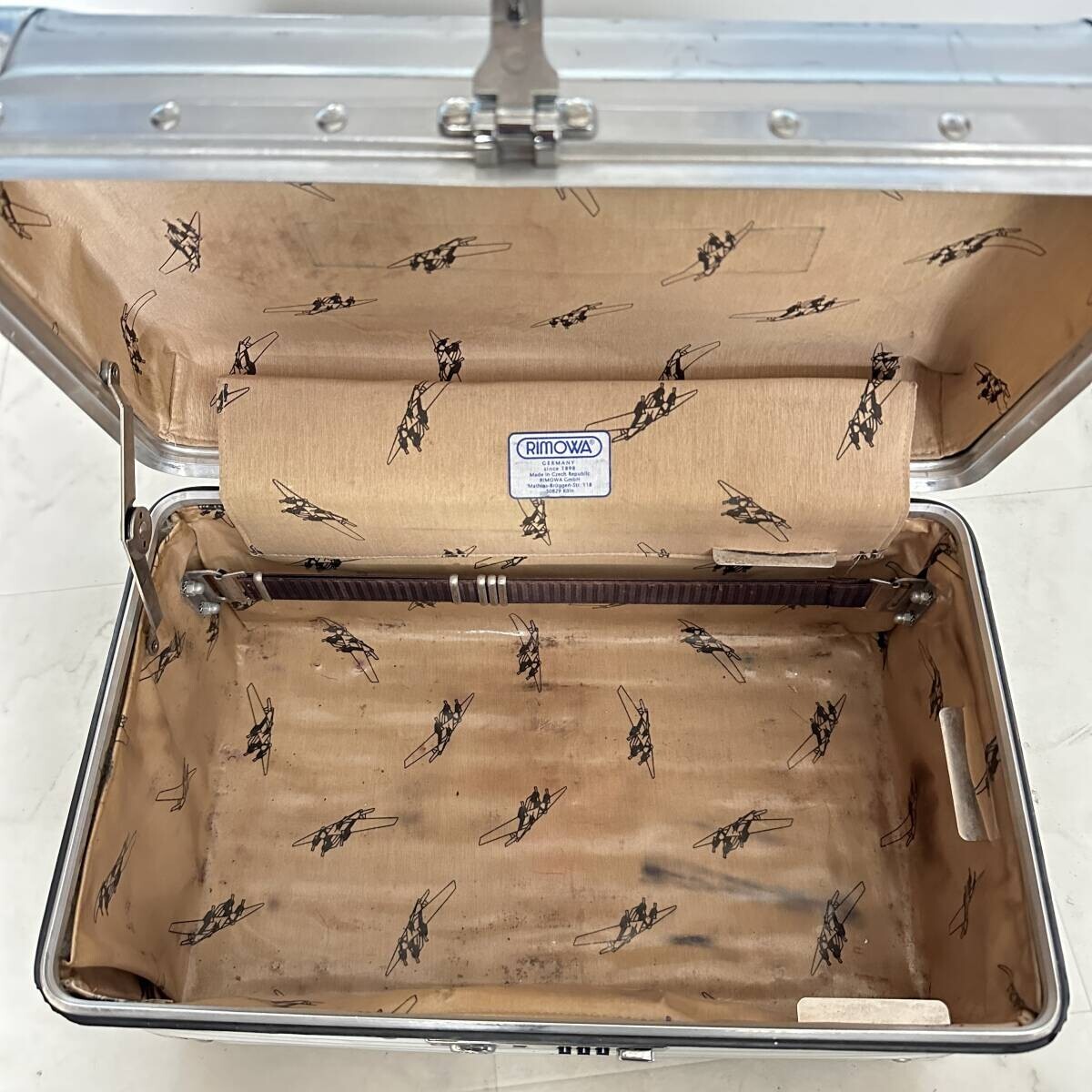 RIMOWA Classic Flight Beauty Case 971.38.00.0 Aluminum Makeup Box